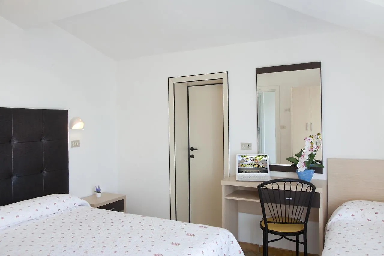 Hotel Universal Riccione 2*,